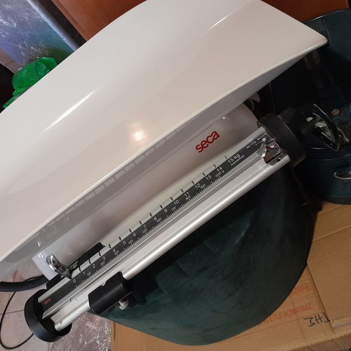 Seca 725 baby scale new