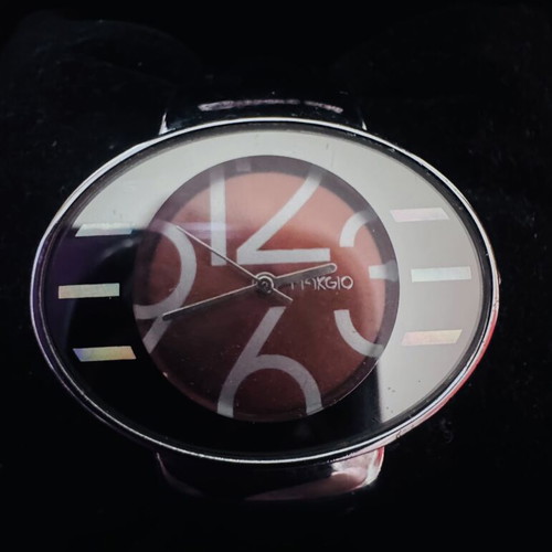 Makgio women's bangle watch vintage statement style