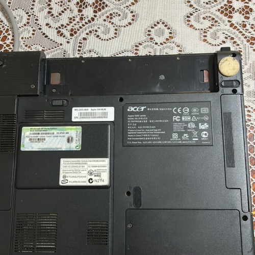 Acer Aspire 1640 Series Laptop used, no battery, Windows XP