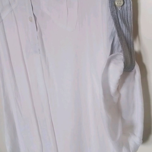 White blouse like new, size 5, h.valencia