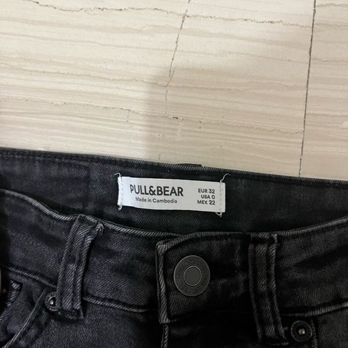 Pull & Bear black flared jeans like new