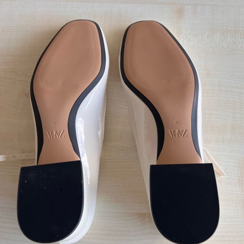 Zara women's ballet flats new, patent look, beige size 38