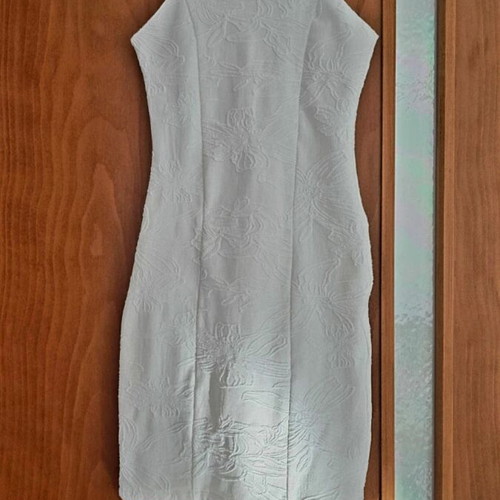 Zara white fitted midi dress with embossed floral design, like new