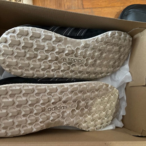Adidas athletic shoes size 43 like new with suede parts