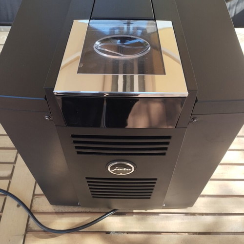 Jura F9 automatic espresso and cappuccino machine like new