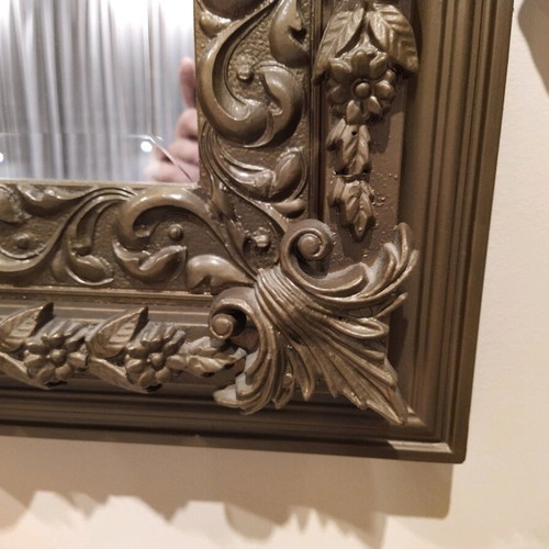 Mirror with carved frame like new, dimensions 1.25x0.75