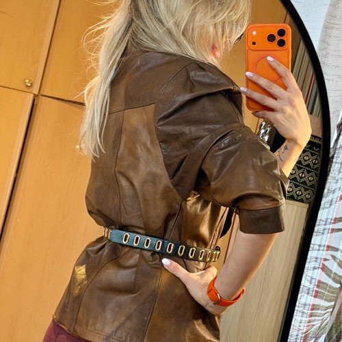 Leather jacket size M brown like new