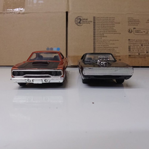 Jada Toys Fast & Furious die-cast cars used, Plymouth Road Runner & Dodge Charger 1:32 set