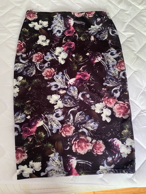 Floral skirt new, size L 40 12, pink multicolor