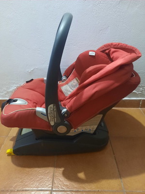 Peg Perego Primo Viaggio Tri-Fix car seat with ISOFIX base 0+1, red