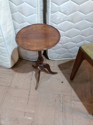 Ανθοστήλη μεταχειρισμένη διάμ. 30 ύψος 70 με δυνατότητα μεταφοράς