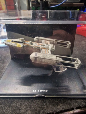 Star Wars Le Y-Wing in excellent condition new