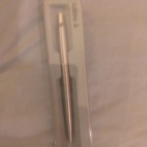 Parker luxury pen like new, in its box