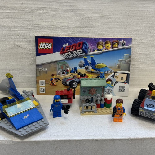 Lego Movie 2 set with missing blue car