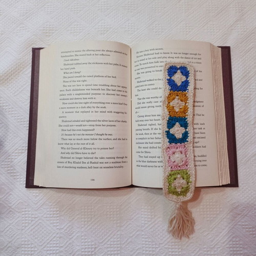 Handmade knitted bookmark with tassel and 100% cotton yarn new