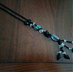  Μαύρο κολιέ με διάφανες γαλάζιες γυάλινες χάντρες (Φο μπιζού, faux bijoux)