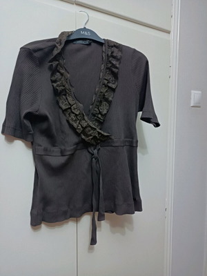 Brown crisscross blouse plus size no 44 used with lace Pass~Port