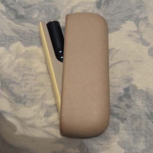 Iqos Iluma i device