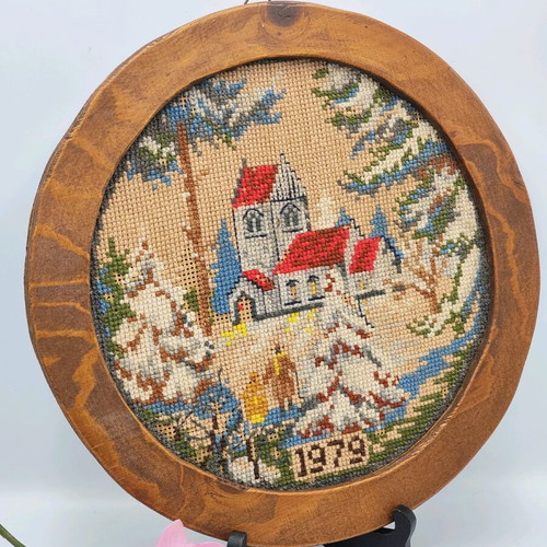 Gobelin used from 1979 with hand embroidery and oak frame