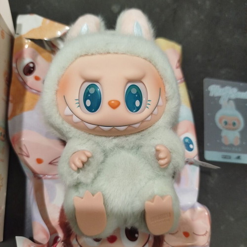Labubu Popmart Have a Seat QUQU figure like new with box