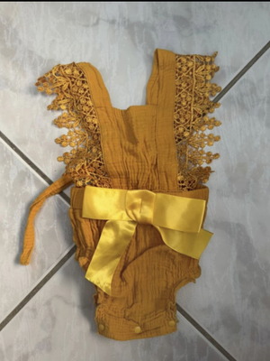 Girls' romper 3-6 months like new