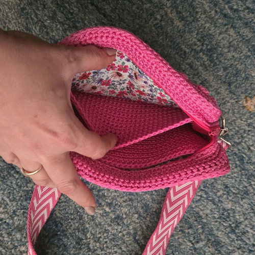 Handmade knitted crossbody bag pink new