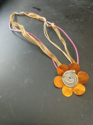 Handmade necklace Tzavidis like new, orange