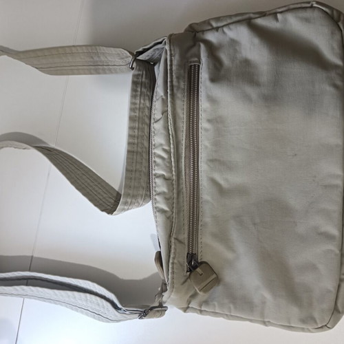 Shoulder bag used, gray color for young ages