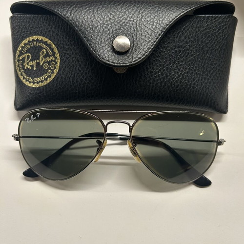 Ray Ban Aviator sunglasses used, black with case