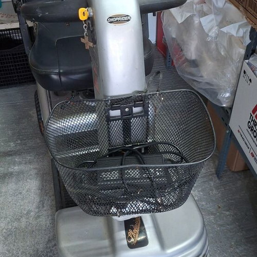 Electric wheelchair with battery