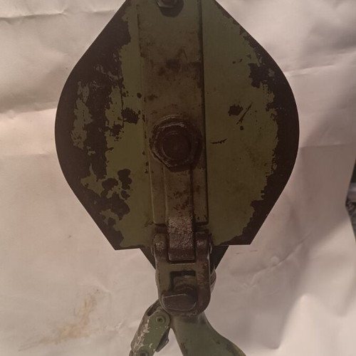 Heavy-duty 8-ton pulley block used, for ropes and wire ropes