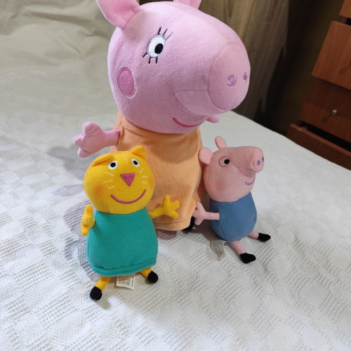 Peppa Pig and George plush toy set used with Candy Cat
