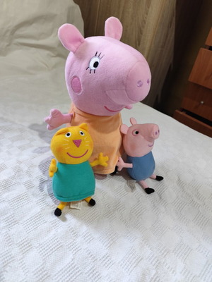 Peppa Pig and George plush toy set used with Candy Cat