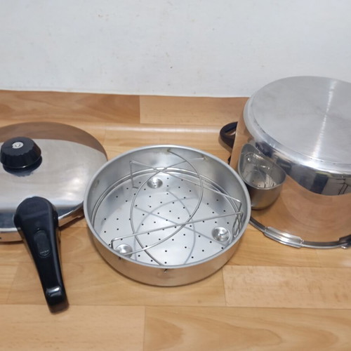 Fissliler Pressure Cooker 8 Liter Like New