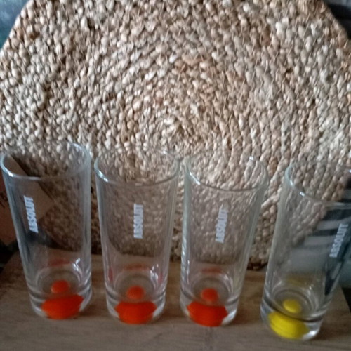 Absolut vodka glasses set of 4 like new, unique design