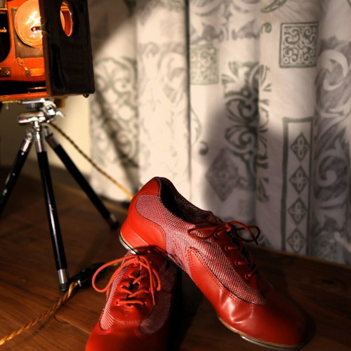 So Danca women's tap shoes size 38 like new, red