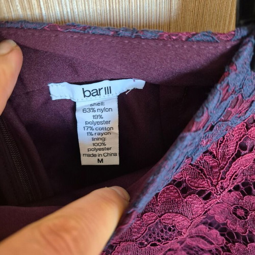 Bar III lace pencil skirt like new, size M, red and blue