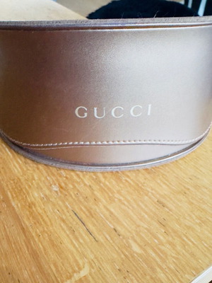 Gucci sunglasses like new, red multicolor
