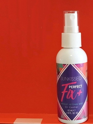 Sunkissed Perfect Fix+ σπρέι ρύθμισης μακιγιάζ σαν καινούργιο 62ml