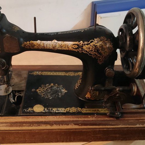 Singer sewing machine used, antique