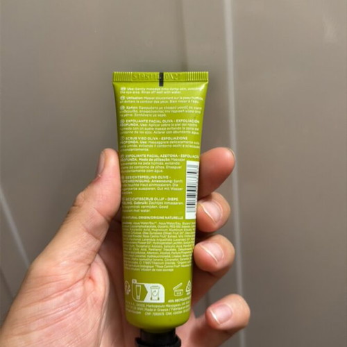 Apivita Face Scrub Olive deep exfoliation