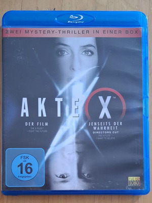 The X Files Blu-ray set 2 movies like new, sci-fi thriller