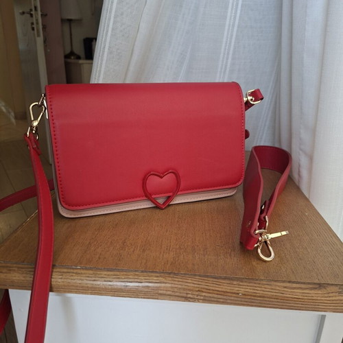 Carpisa bag like new, pink and red with extra strap