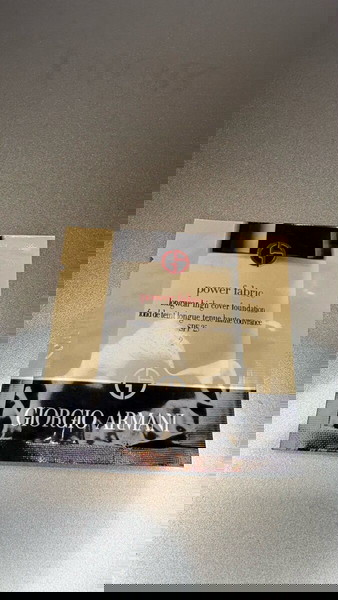 Armani Power Fabric+ Foundation Giorgio armani