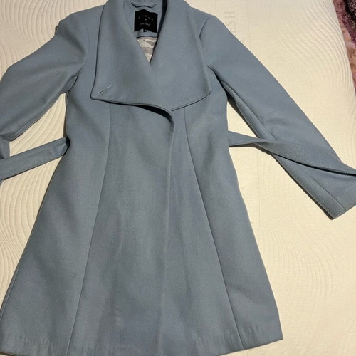 Lynne coat size small, like new, baby blue