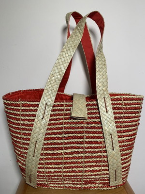Summer women's woven handbag made of rope new