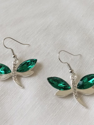 Dragonfly earrings new with green crystals silver
