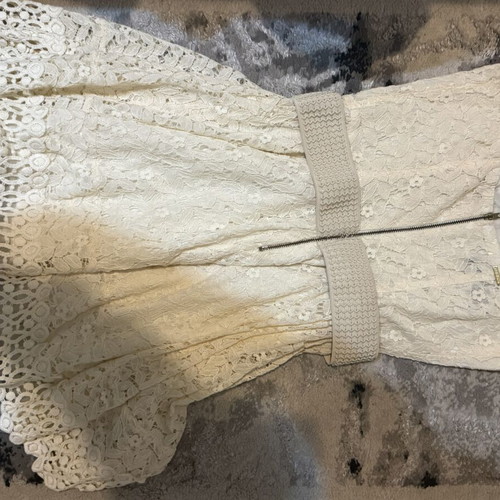 Strapless dress BSB like new with embroidery, tulle and elastic belt