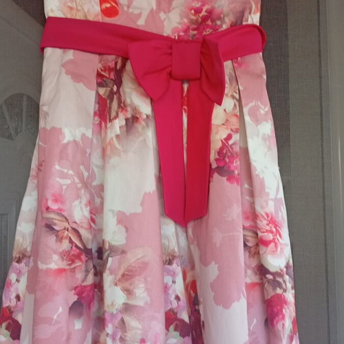 Bellina summer dress like new, size large, below knee length