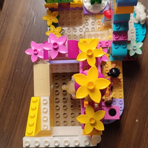Lego Duplo Flo's Café large construction used, 150+ pieces
